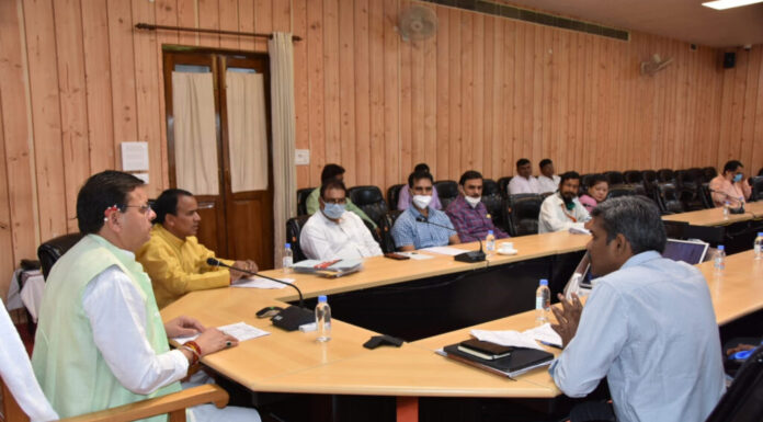 पुनर्वासित परिवारों को मूलभूत सुविधाएं सुनिश्चित की जाएः सीएम पुष्कर सिंह धामी